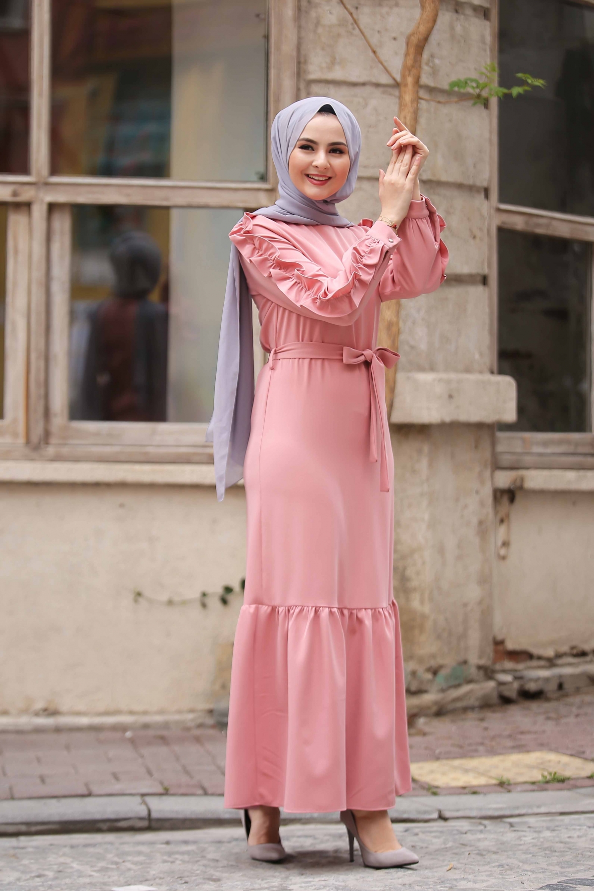Kolu Fırfırlı Boydan Elbise - Pudra