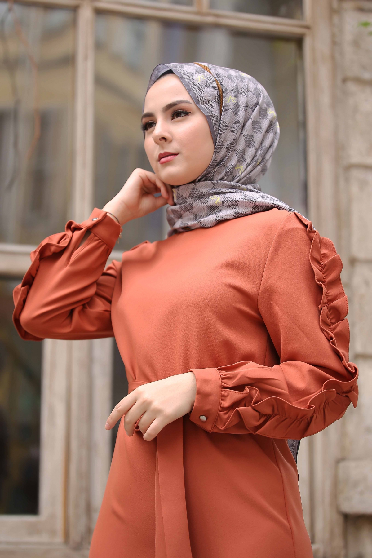 Kolu Fırfırlı Boydan Elbise - Mercan