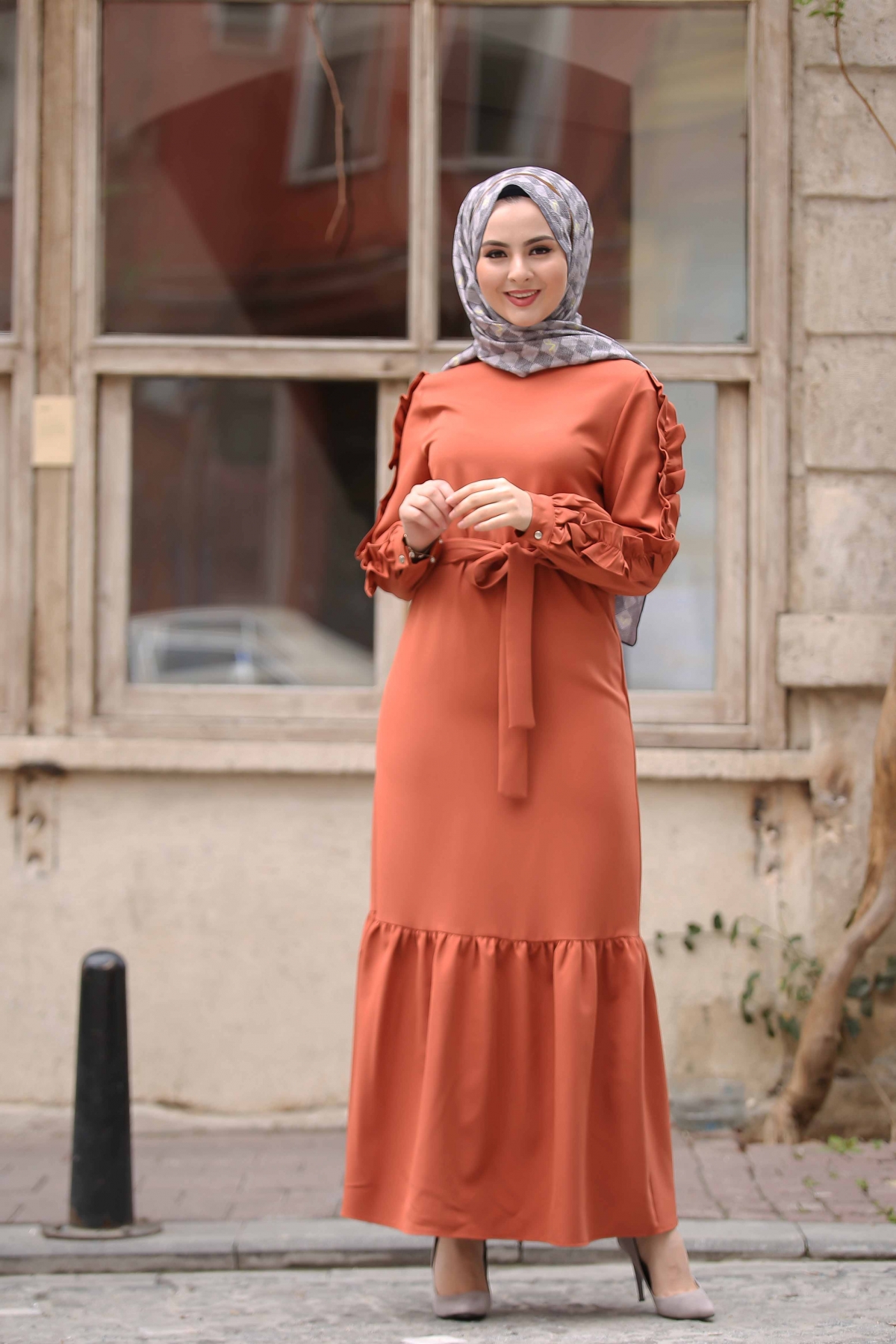 Kolu Fırfırlı Boydan Elbise - Mercan
